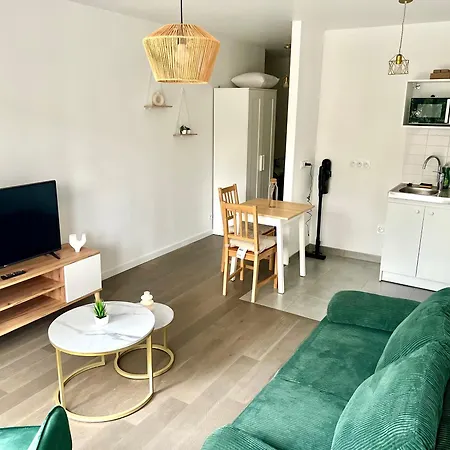 Proche De Paris Et Versailles